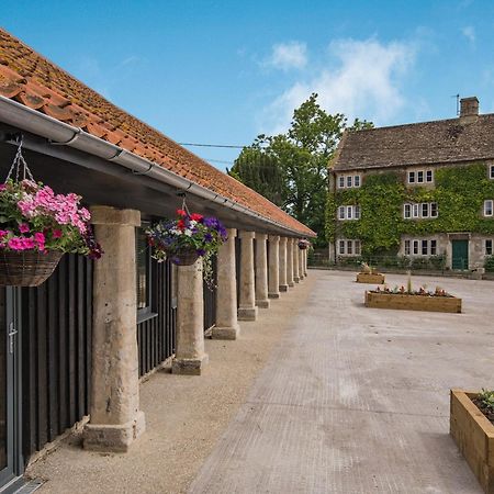 The Oak Villa Wingfield  Exterior photo